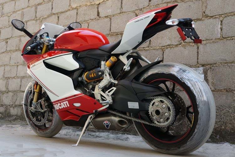 Quatro a elevação do curso 1199cc pôs o estilo de Ducati das motocicletas com 90° “L” cilindro gêmeo