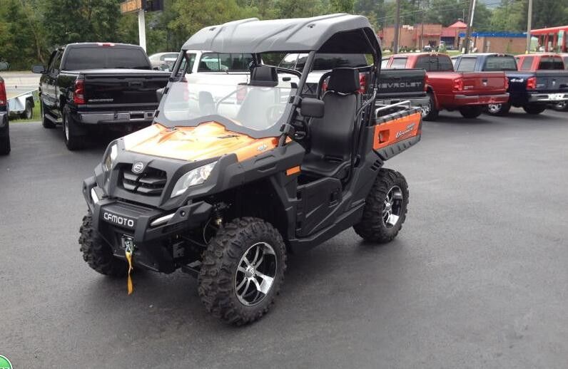 2 CF dos veículos utilitários do gás de Seat 800cc viajam de automóvel UTV com o motor posto forte