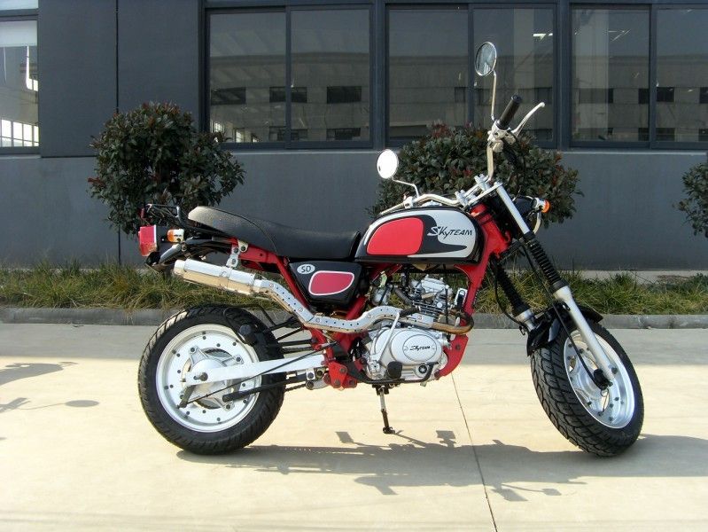mini motocicleta da bicicleta da sujeira 50cc com a lâmpada larga clássica do guiador/velocímetro e a indicadora