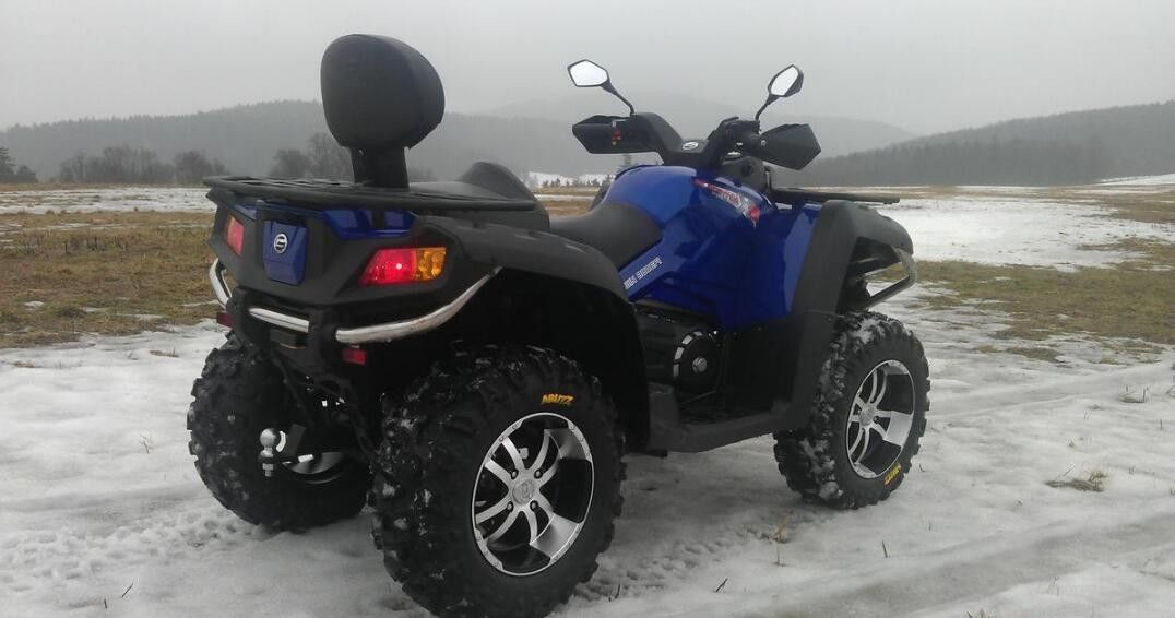 800cc as 4 válvulas V-gêmeas 4 afagam a utilidade ATV 46kw 6700rpm do esporte com água de refrigeração